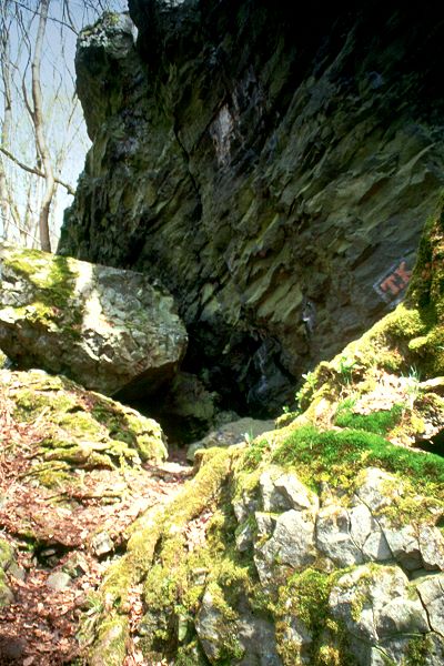 Der Teufelskeller am Gangolfsberg bei Oberelsbach